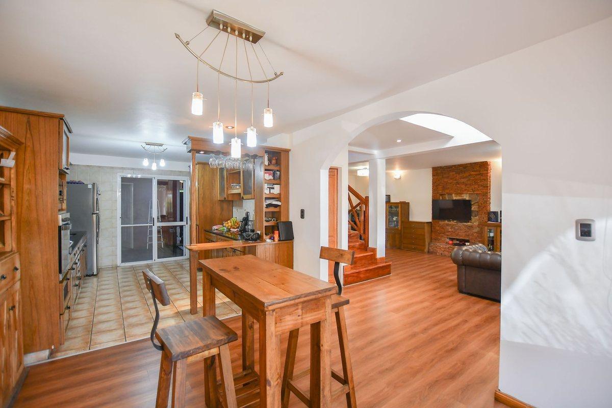 Foto de CASA EN VENTA BARRIO VILLAGE DEL PARQUE, imagen 2