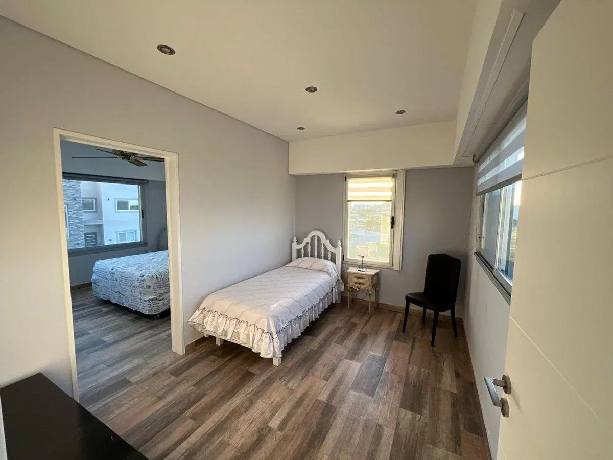Venta Casa a la laguna en Sebastian Gaboto 2