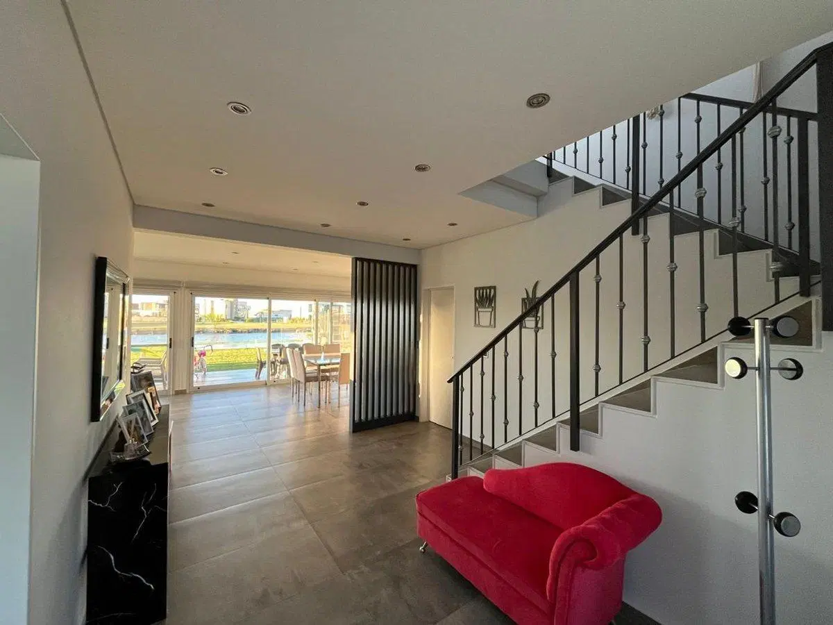 Venta Casa a la laguna en Sebastian Gaboto 4