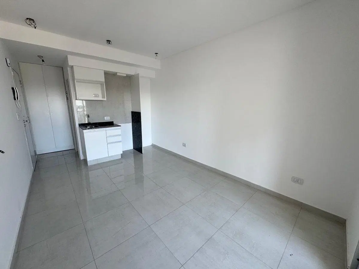 VENTA MONOAMBIENTE A ESTRENAR QUILMES 8