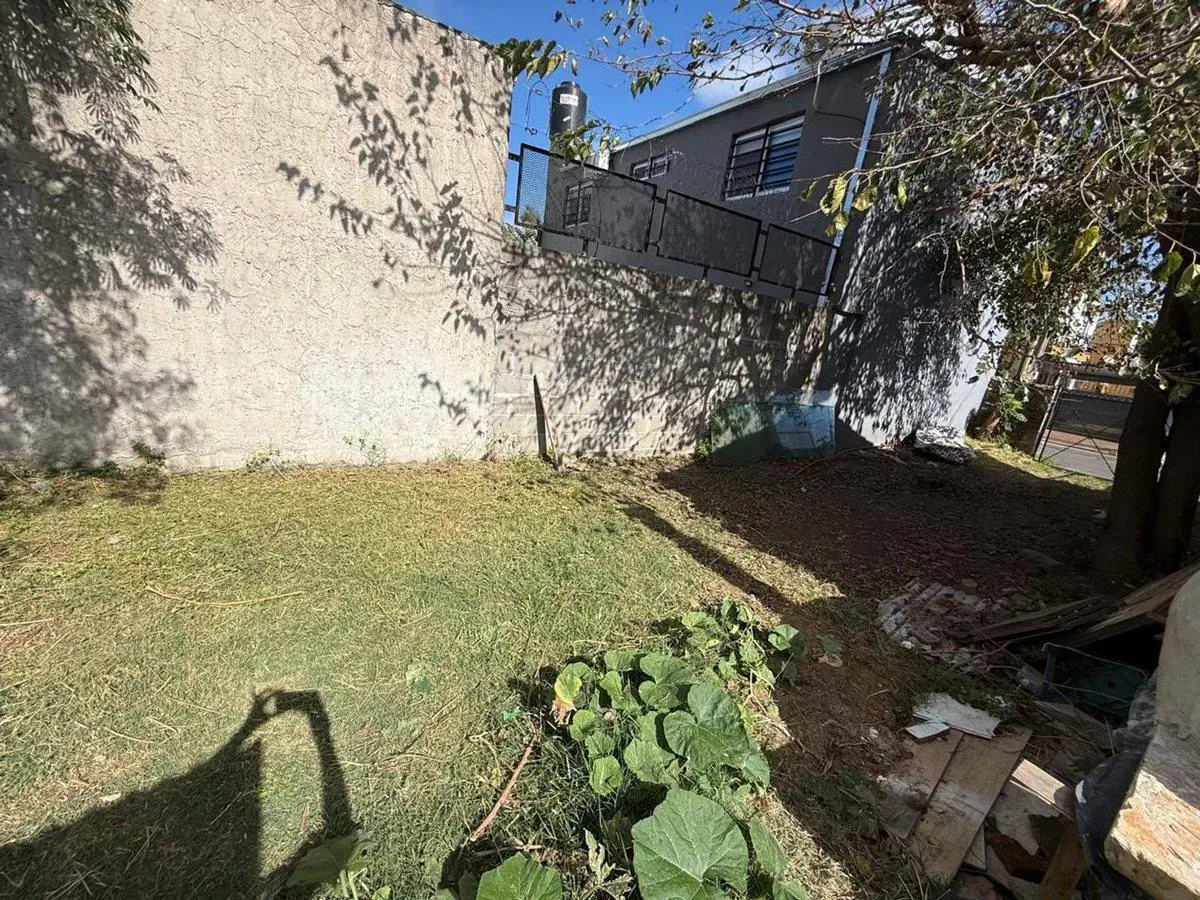VENTA DE CASA CON LOCAL EN QUILMES 8