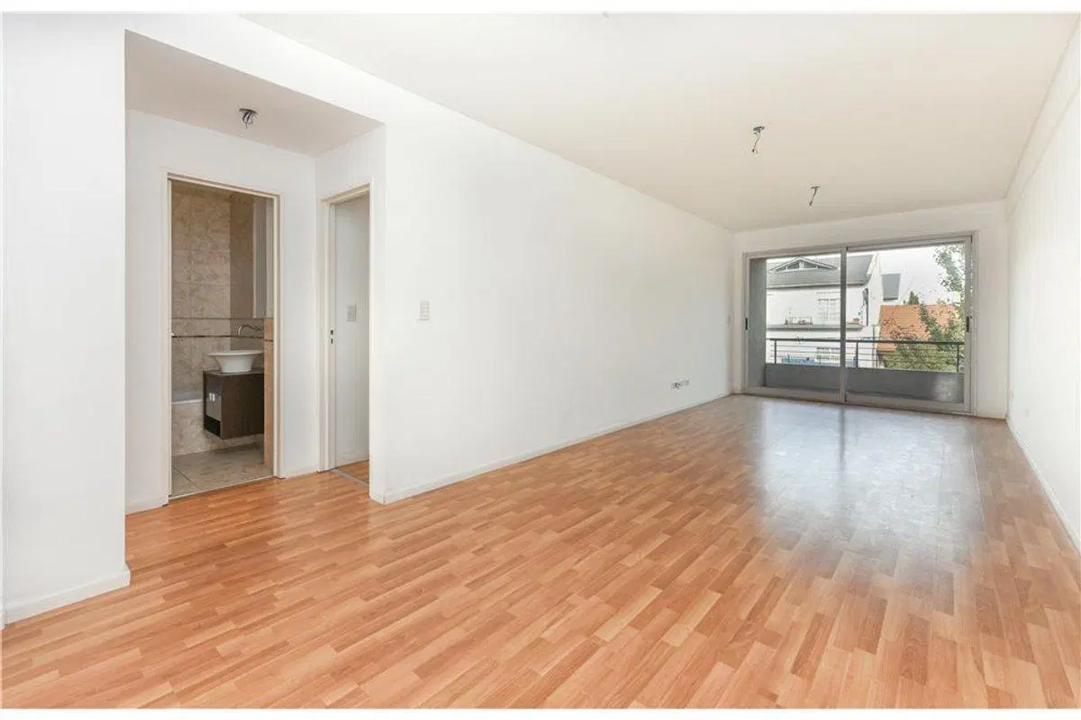 VENTA DEPARTAMENTO 3 AMB COCHERA BAULERA BERNAL 4