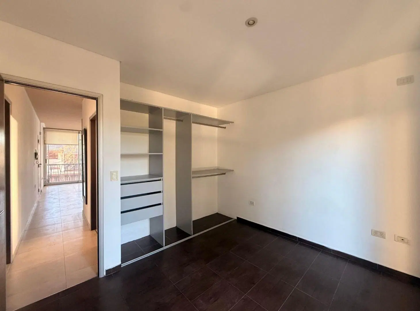 VENTA DEPTO 3 AMB BERAZATEGUI CENTRO CON COCHERA 5