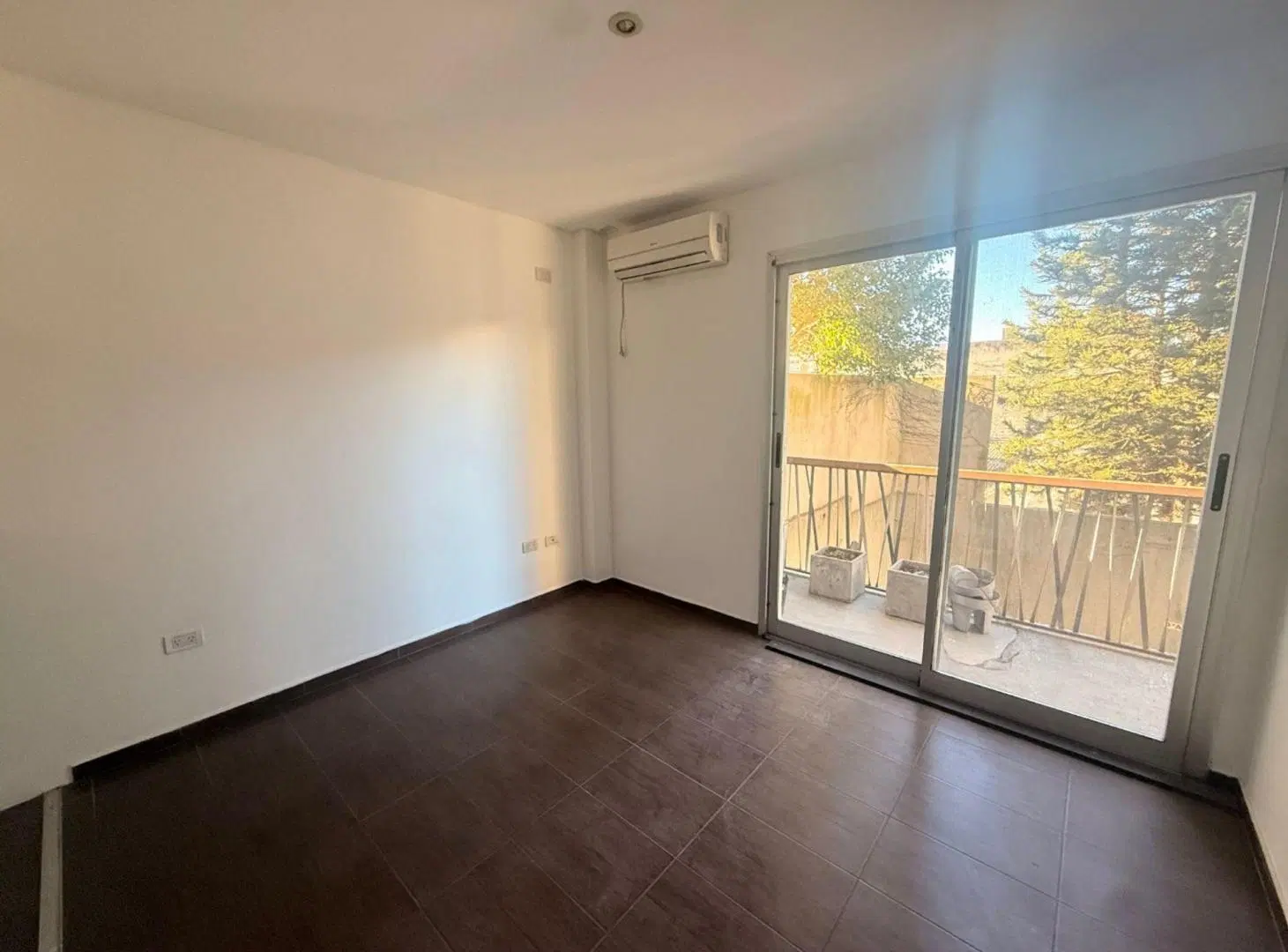 VENTA DEPTO 3 AMB BERAZATEGUI CENTRO CON COCHERA 4