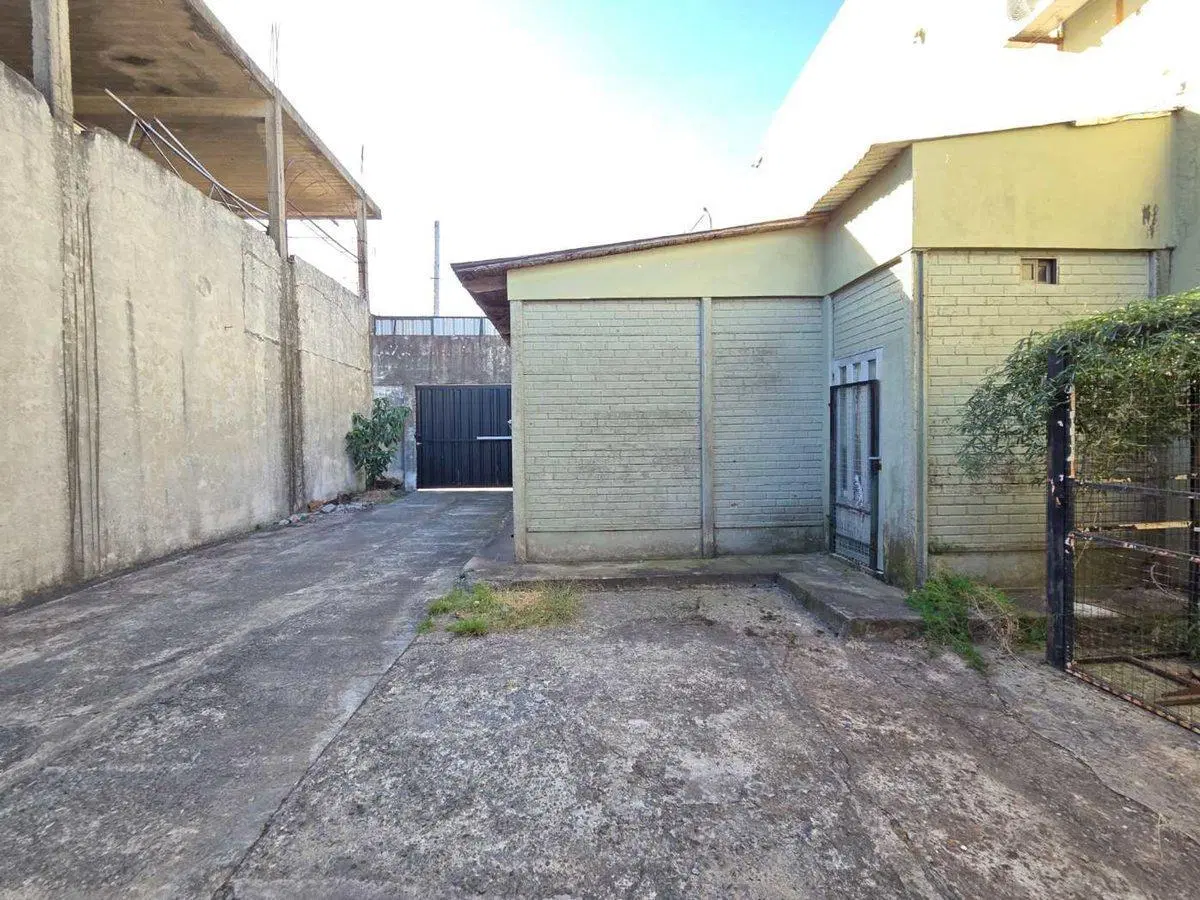 VENTA LOTE CON LOCAL EN QUILMES OESTE 8