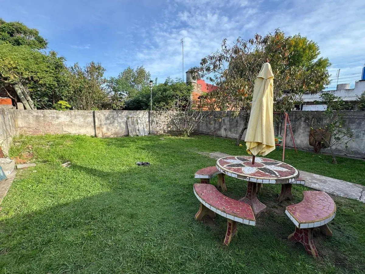 VENTA CASA FLORENCIO VARELA 8
