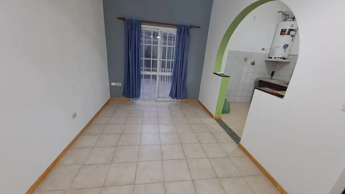 Alquiler Casa con Cochera y Quincho Quilmes 4
