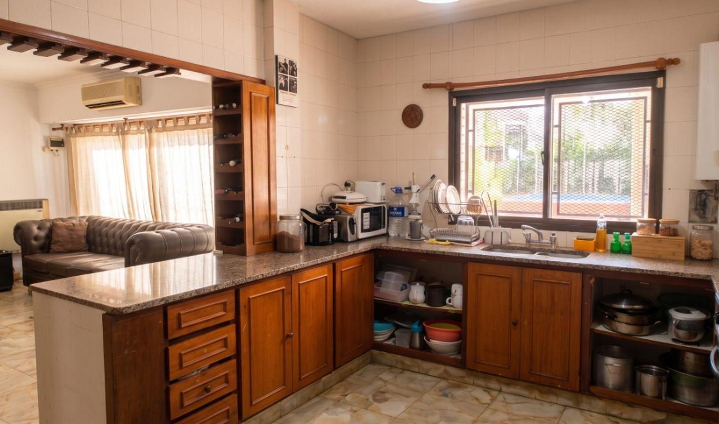 Foto de VENTA CASA 5 AMB. VALENTIN ALSINA PILETA QUINCHO, imagen 3