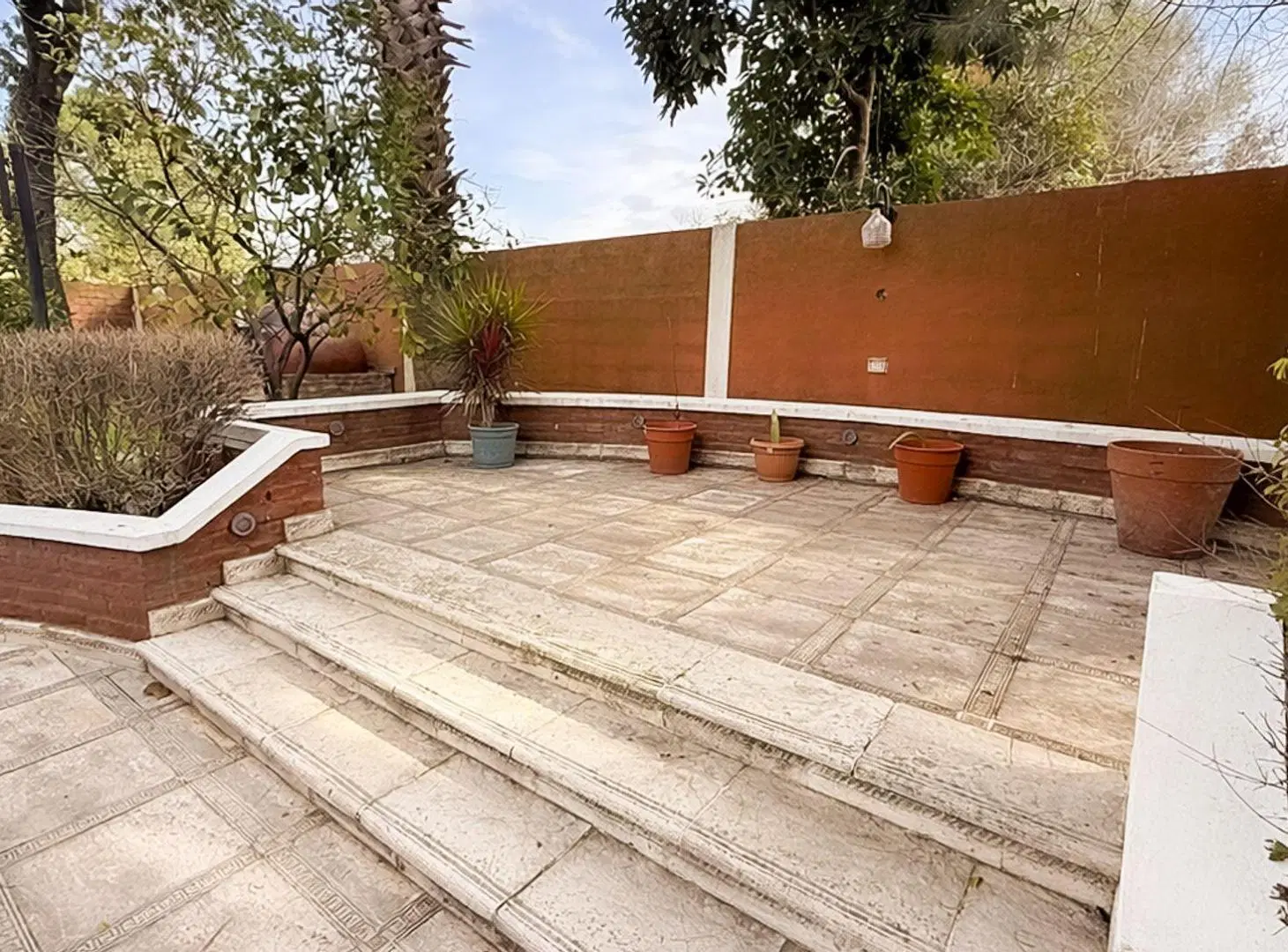 VENTA CASA 4 AMBIENTES CON JARDIN QUILMES OESTE 2