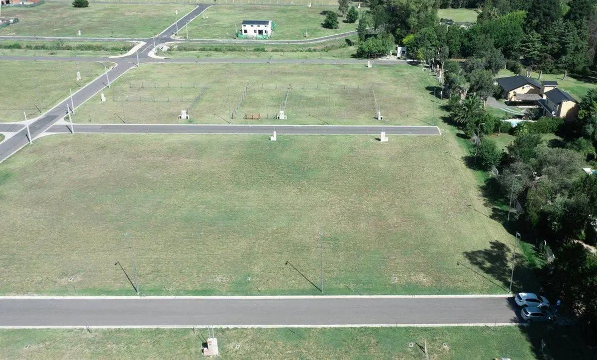 LOTE EN VENTA BARRIO LA VIKKINA EL PATO 4