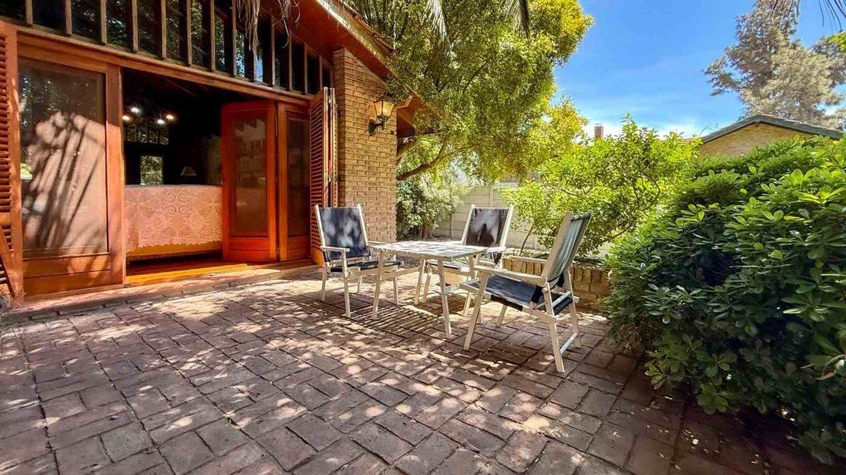 Foto de Casa en Venta Berazategui 6 amb pileta/cochera, imagen 5