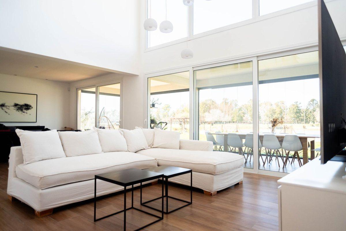 Foto de CASA EN VENTA AREA 60 7 AMB BARRIO LA VICTORIA, imagen 3