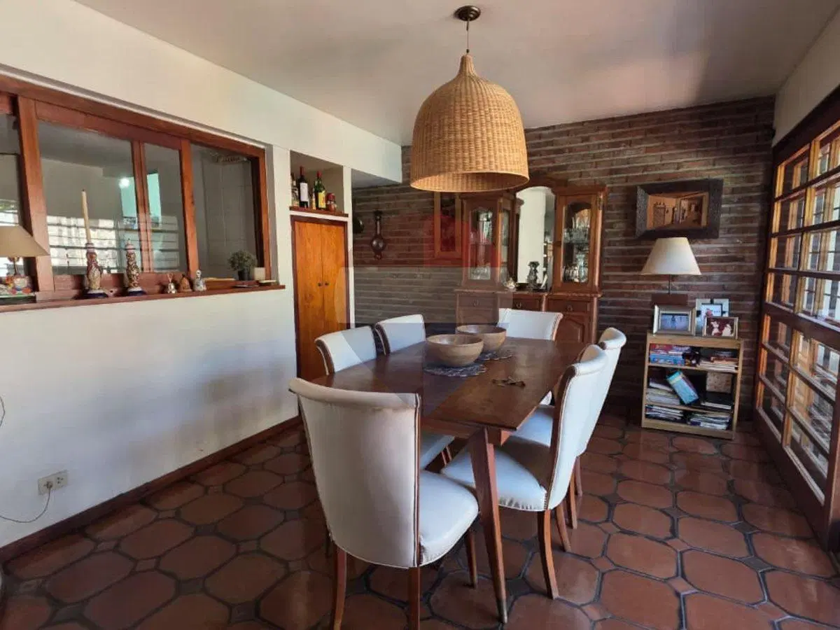 CASA VENTA BARRIO PARQUE BERNAL 4