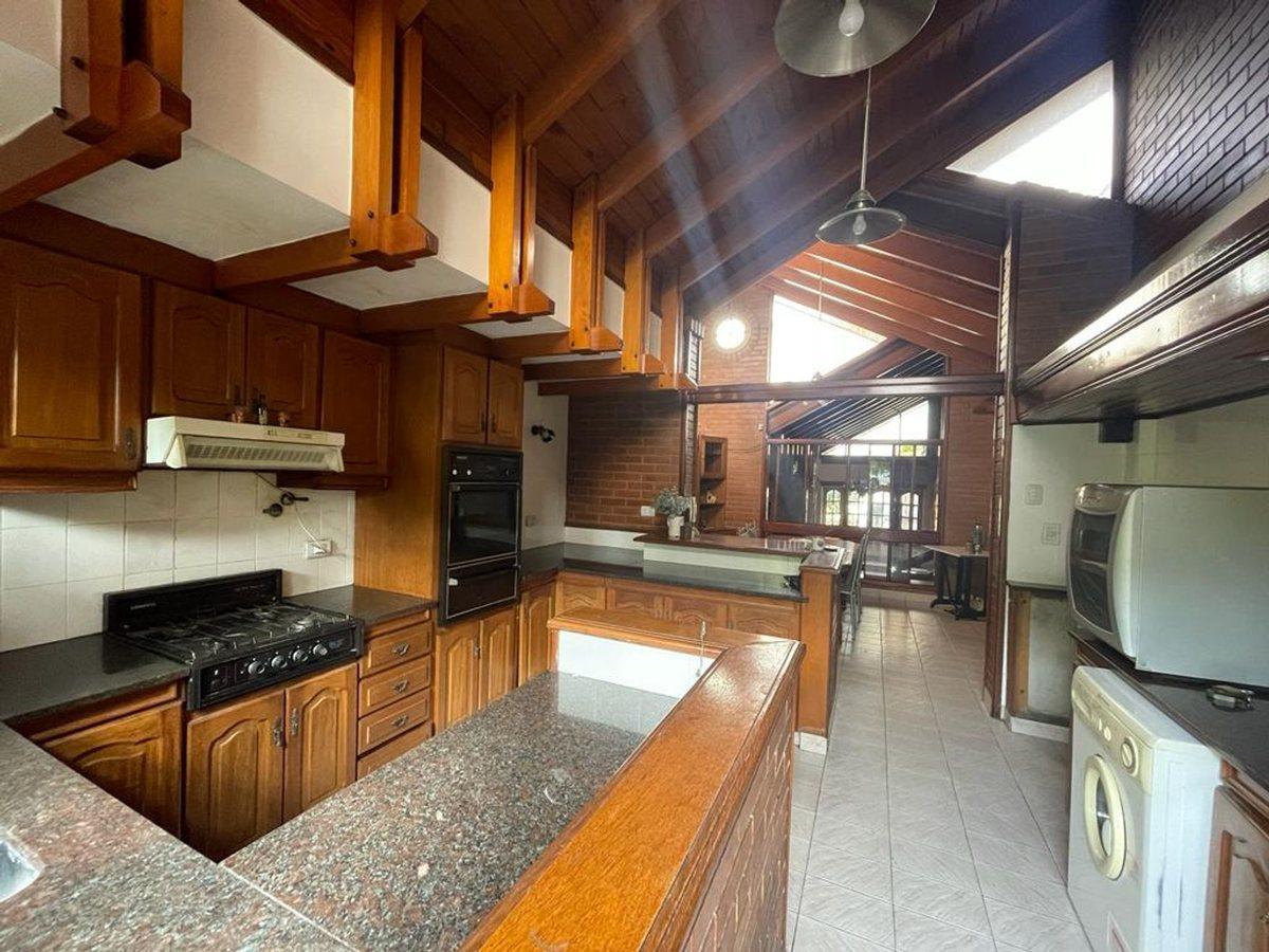 Foto de VENTA CASA 4 AMBIENTES CON PISCINA WILDE CENTRO, imagen 5