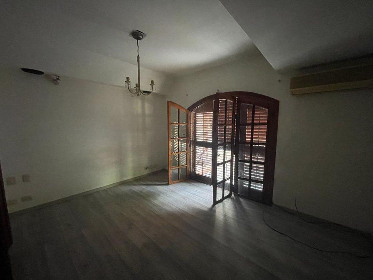 Foto de VENTA CASA 4 AMBIENTES CON PISCINA WILDE CENTRO, imagen 2