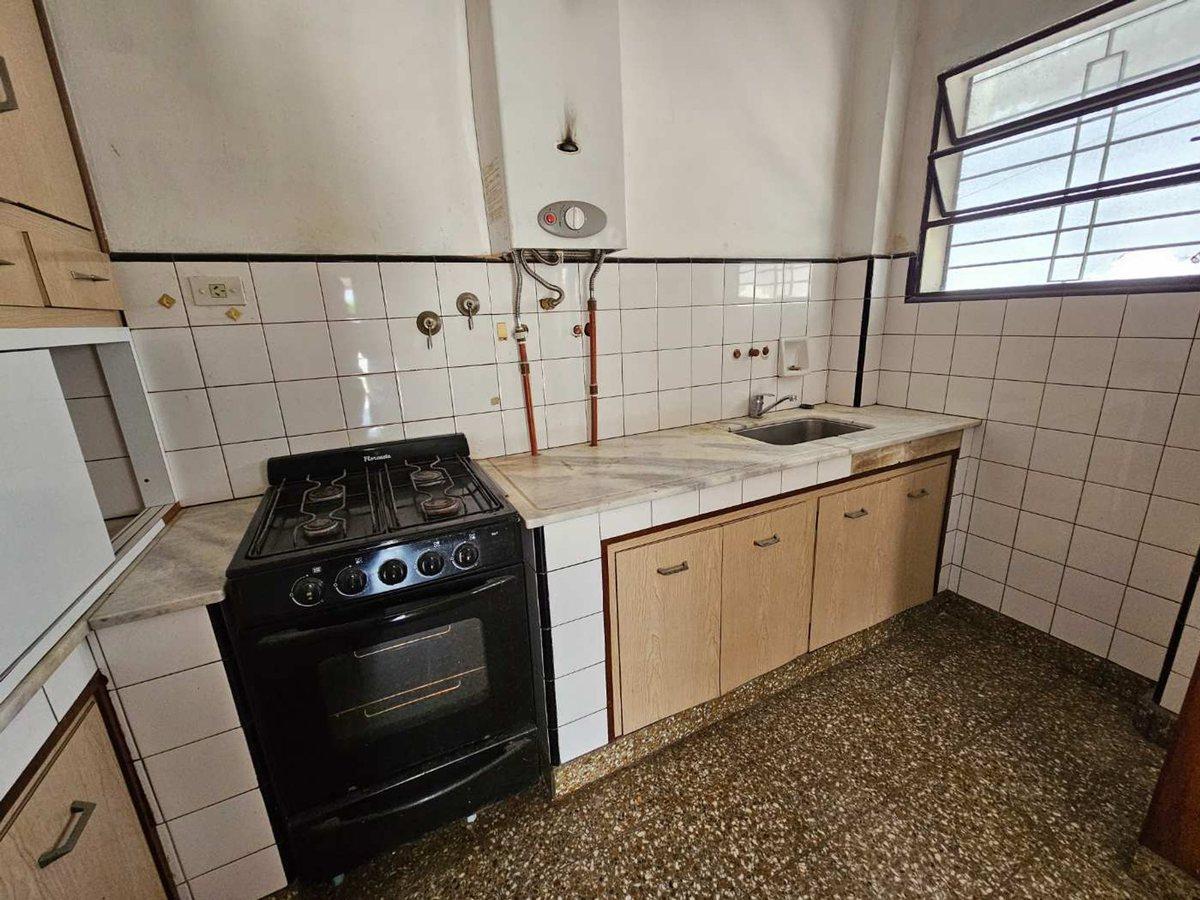 Foto de VENTA CASA 4 AMBIENTES CON PATIO EN BERNAL, imagen 5