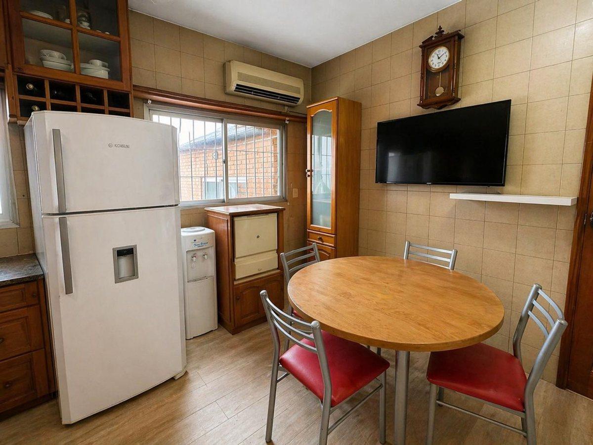 Foto de VENTA CASA 4 AMB QUILMES OESTE CON GARAGE Y GALPON, imagen 3