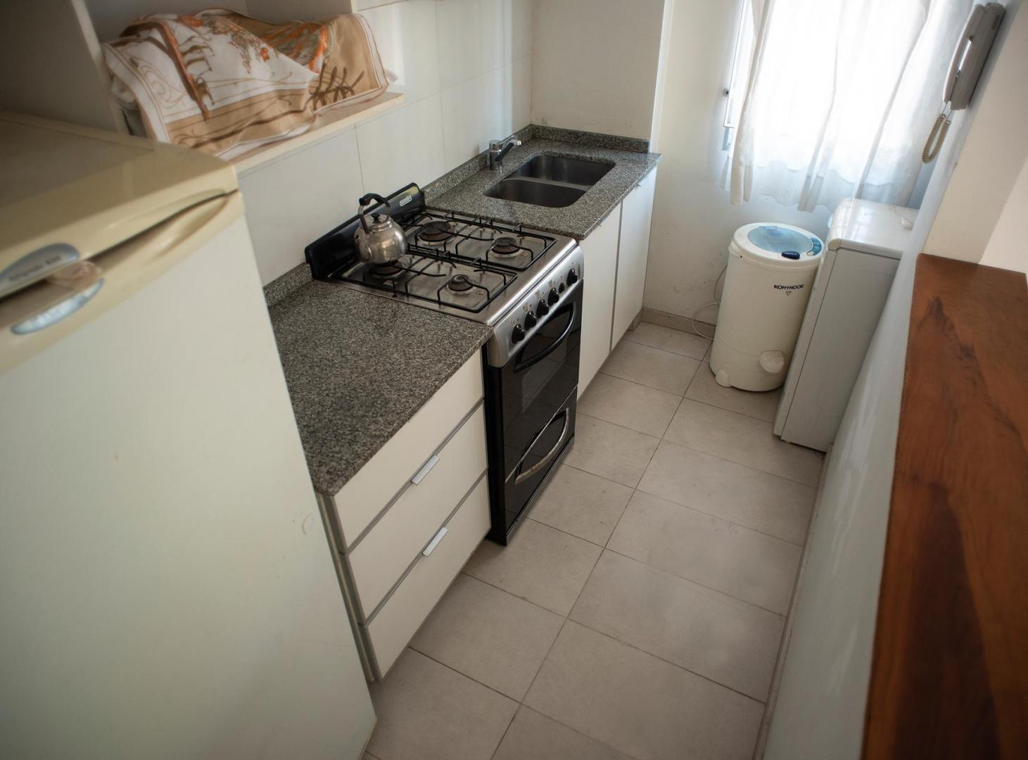 Foto de VENTA depto. 3 amb con COCHERA CUB. Bernal centro, imagen 1