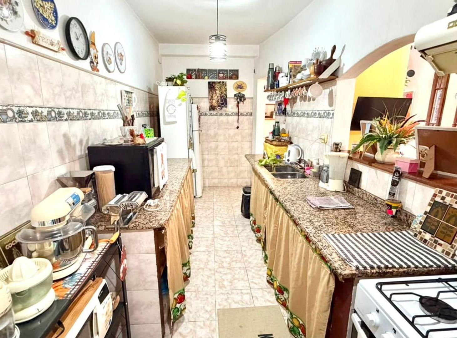 Foto de VENTA CASA 5 AMB C/ DOBLE COCHERA Y PATIO QUILMES, imagen 5