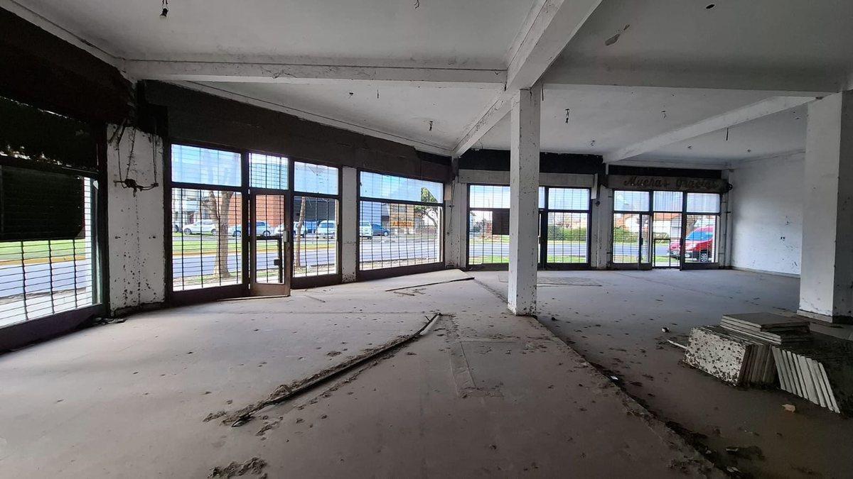 Foto de ALQUILER LOCAL QUILMES ZONA COMERCIAL, imagen 2