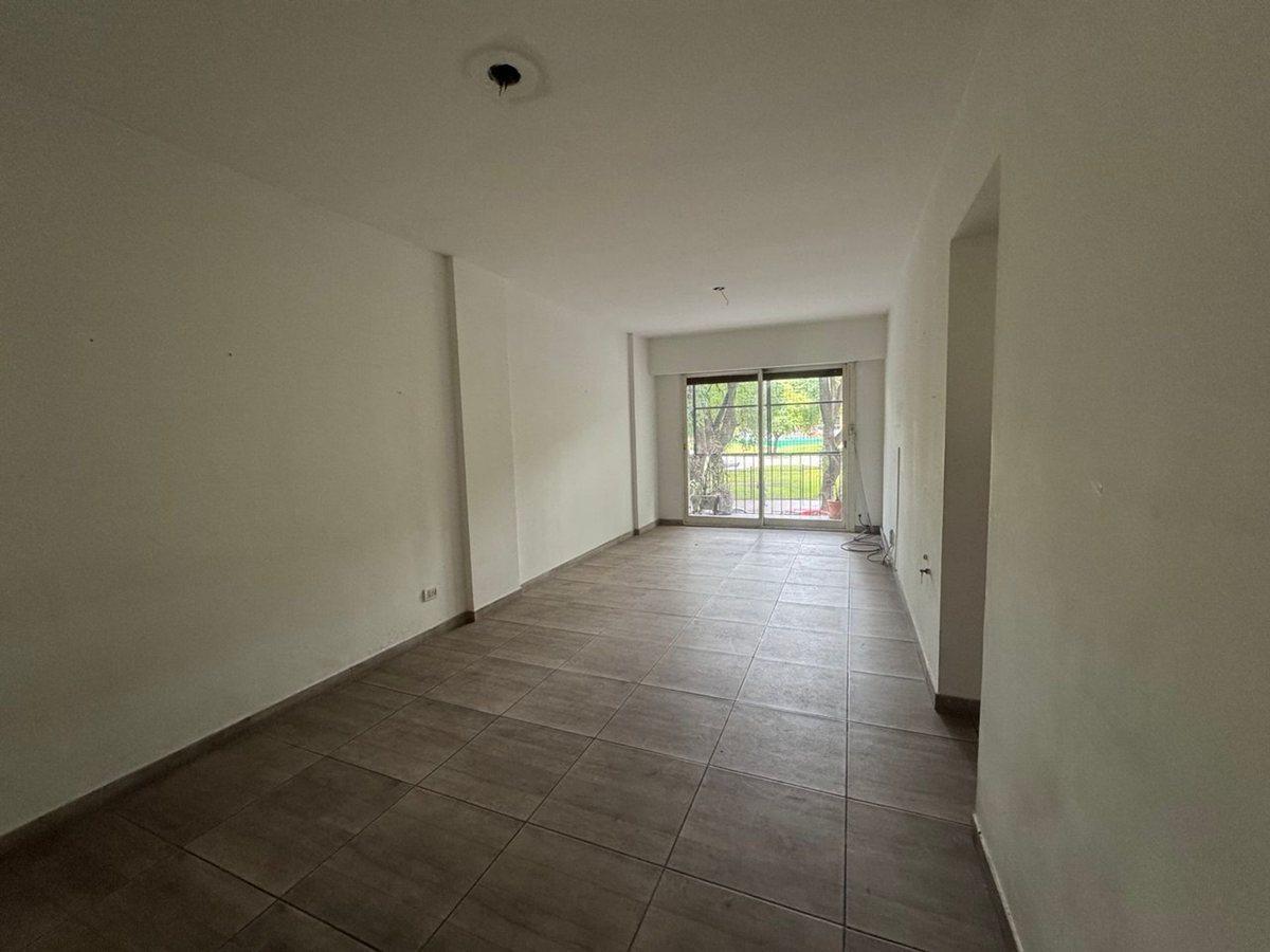 Foto de VENTA DEPARTAMENTO 4 AMBIENTES PARQUE PATRICIOS, imagen 2