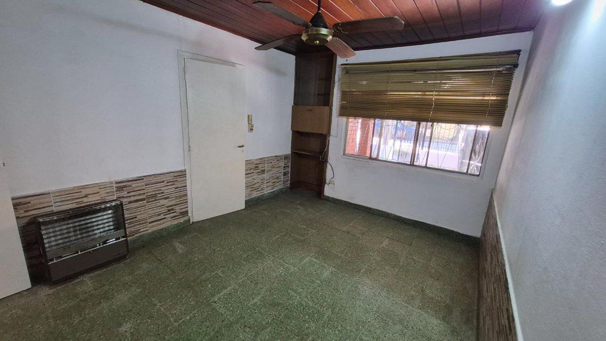 Foto de Venta Casa 4 ambientes Quilmes Oeste, imagen 1