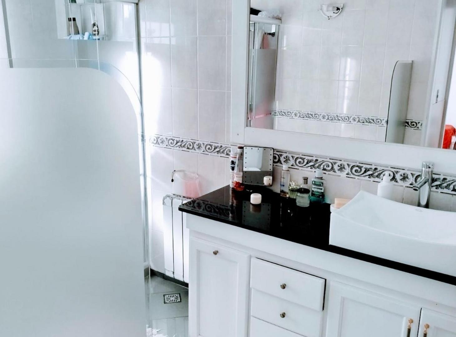 Foto de Venta Casa con pileta en Ezpeleta, imagen 4