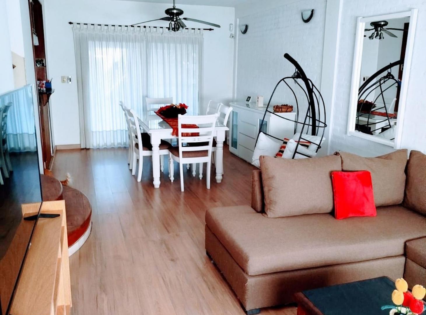 Foto de Venta Casa con pileta en Ezpeleta, imagen 5