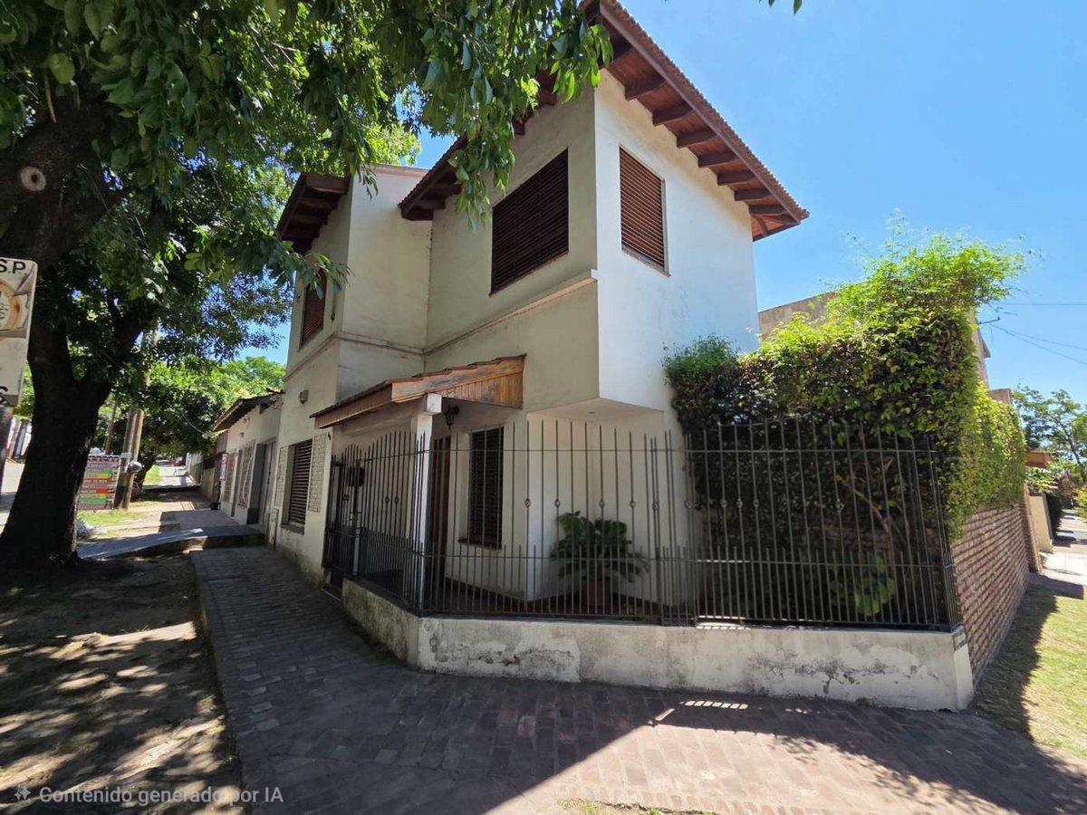 Foto de VENTA CASA 3 AMBIENTES C JARDIN Y COCHERA QUILMES, imagen 1