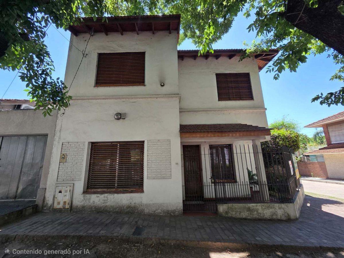 Foto de VENTA CASA 3 AMBIENTES C JARDIN Y COCHERA QUILMES, imagen 4