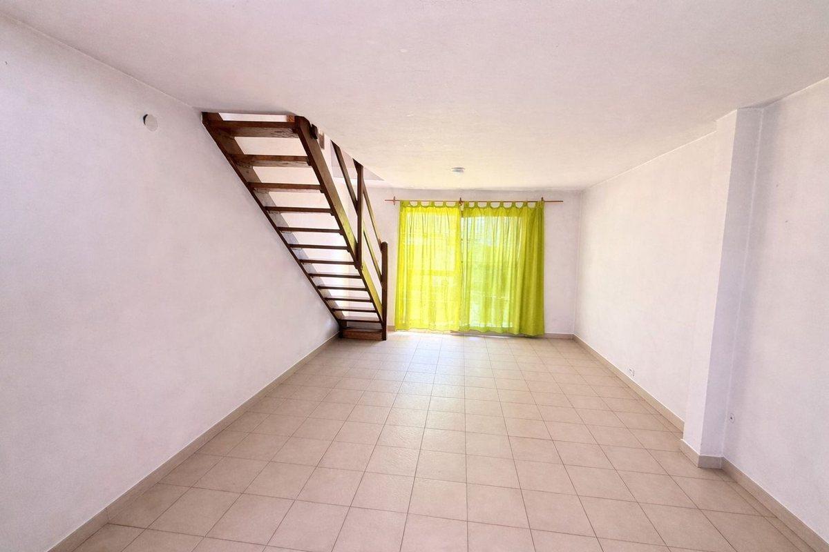 Foto de VENTA DE DUPLEX EN BERAZATEGUI APTO CREDITO, imagen 1