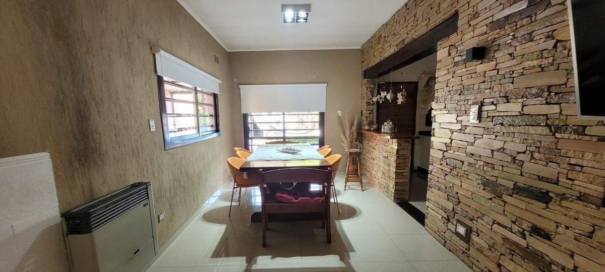 Foto de CASA EN VENTA 4 AMBIENTES BERAZATEGUI, imagen 2