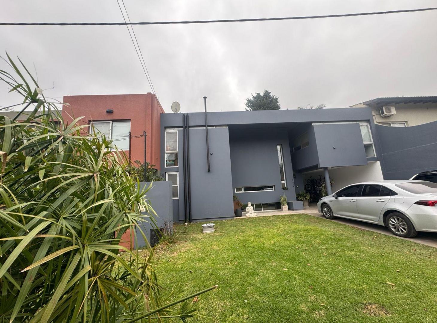 Foto de VENTA CASA 4 AMB CON PILETA EL CARMENCITO, imagen 1