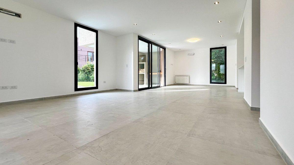Foto de VENTA CASA 4 AMBIENTES FINCAS DE HUDSON, imagen 1