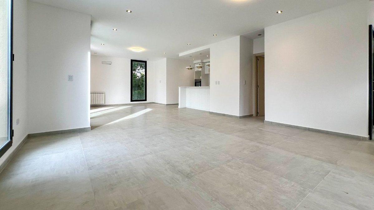 Foto de VENTA CASA 4 AMBIENTES FINCAS DE HUDSON, imagen 2