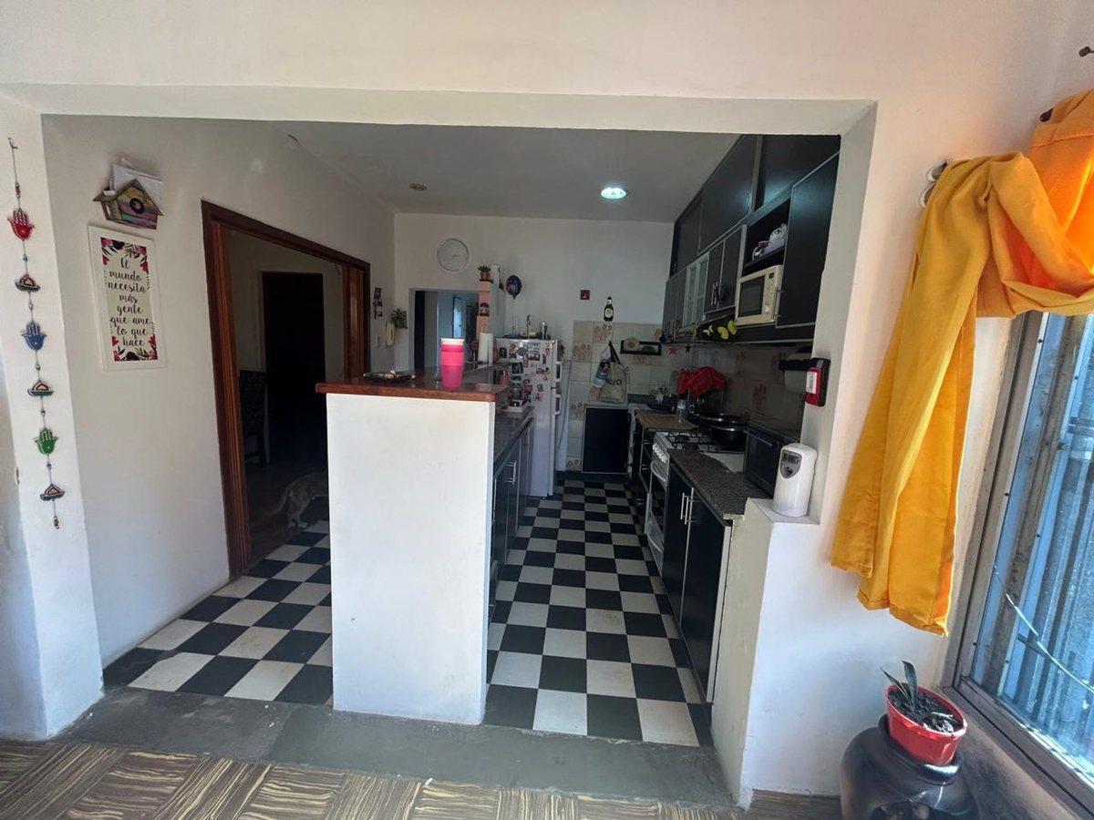 Foto de CASA EN VENTA 5 AMBIENTES CON PATIO BERNAL, imagen 5