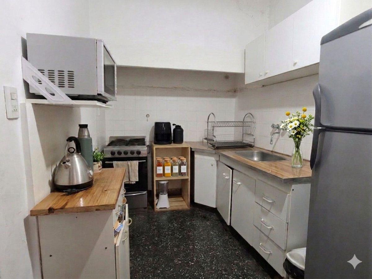 Foto de VENTA CASA 3 AMBIENTES COCHERA VARELA, imagen 3