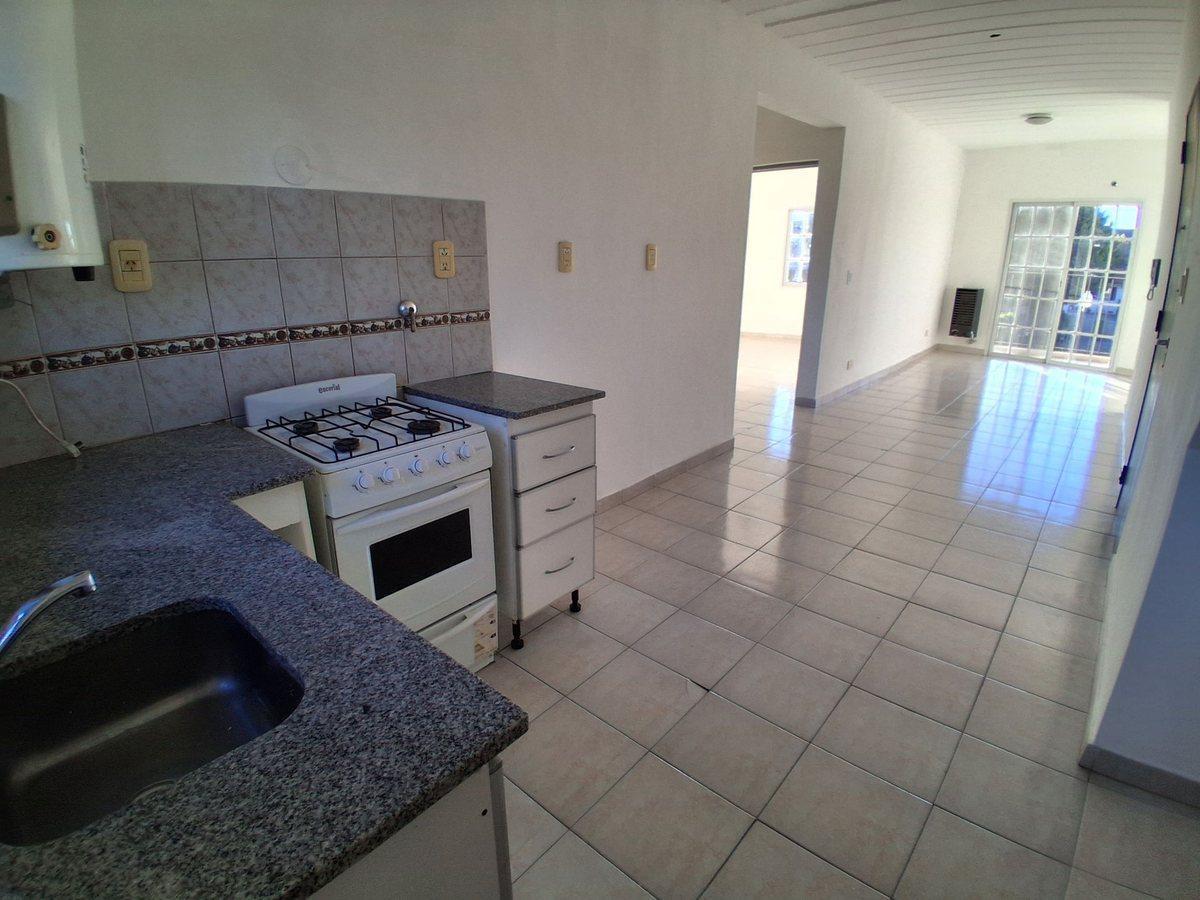 Foto de ALQUILER. 3AMB. COCHERA. QUILMES, imagen 1