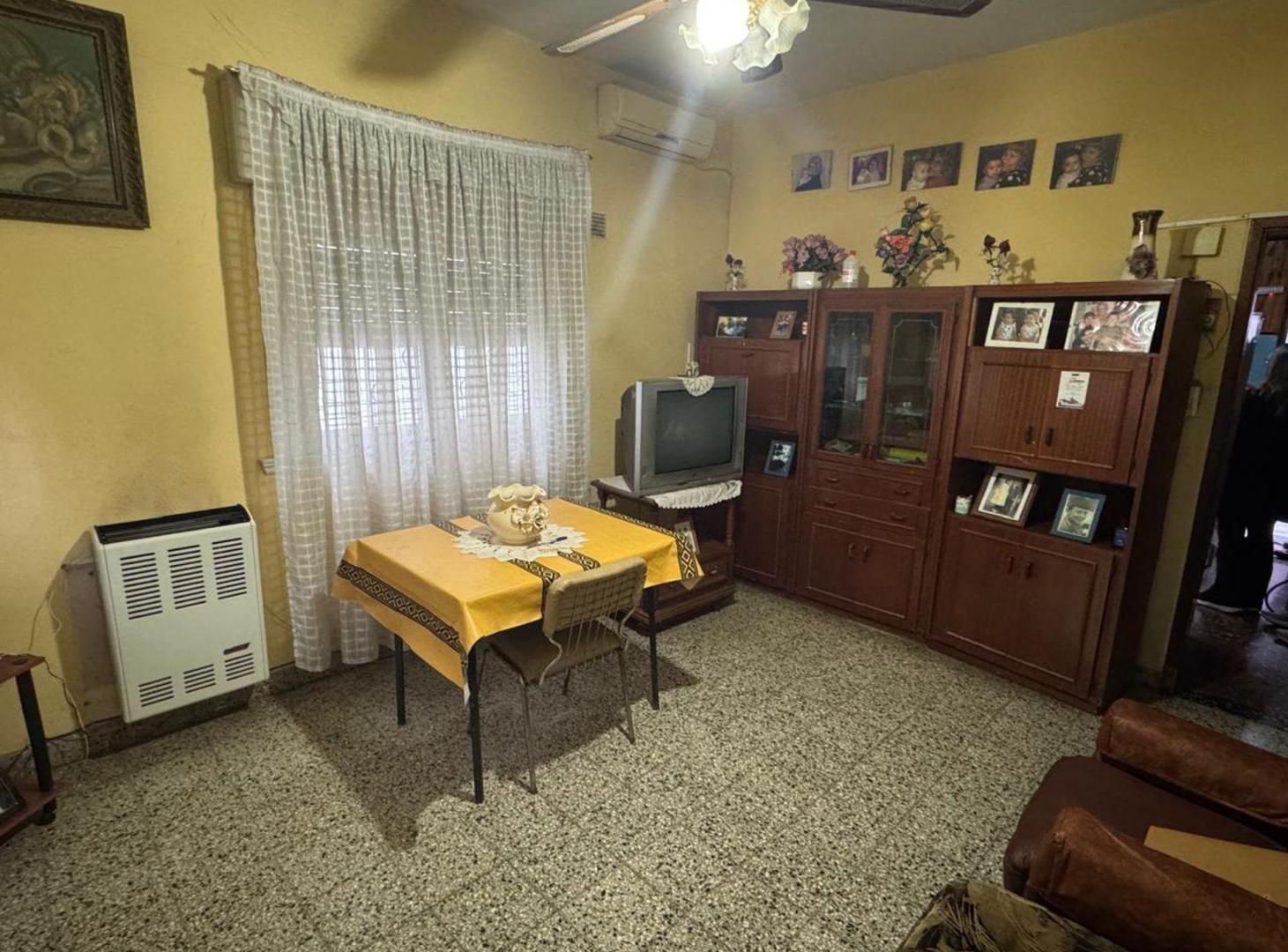 Foto de VENTA CASA 3 AMBIENTES FLORENCIO VARELA, imagen 2