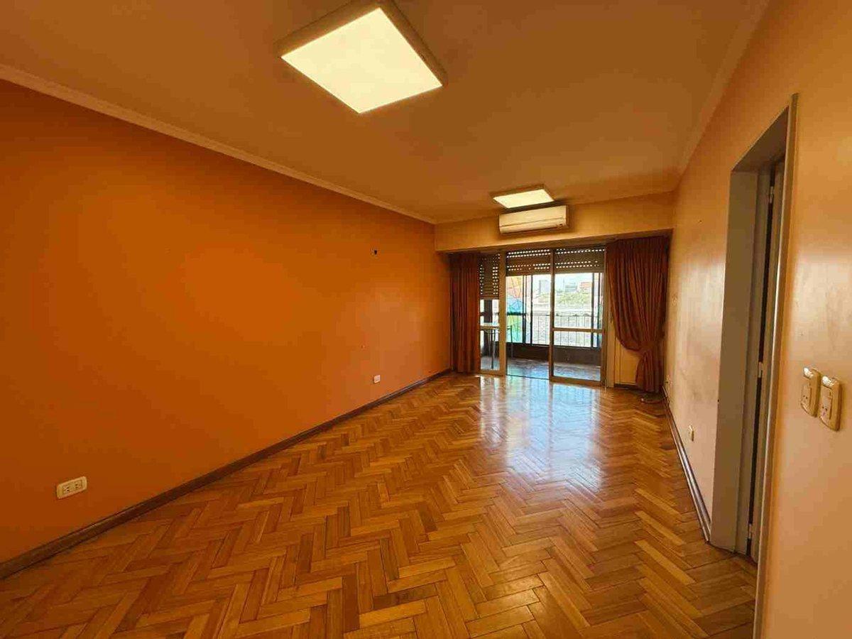 Foto de DEPARTAMENTO 4 AMBIENTES CON COCHERA, imagen 1