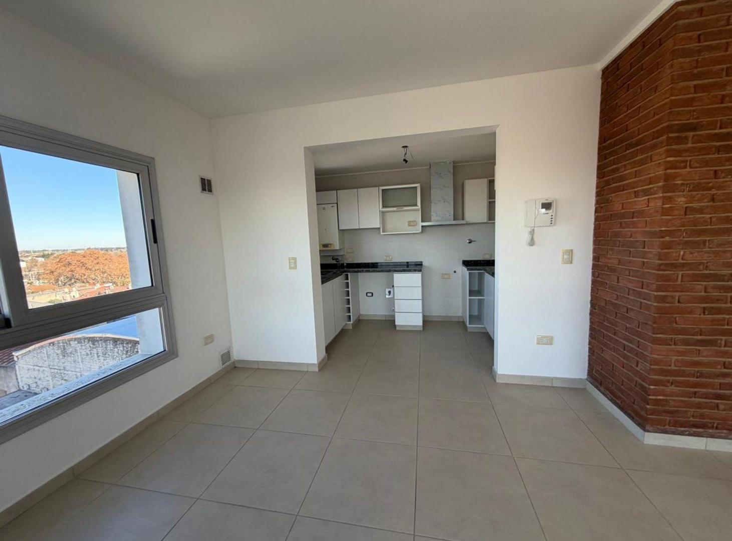 Foto de VENTA DEPARTAMENTO 3 AMBIENTES CON COCHERA VARELA, imagen 3