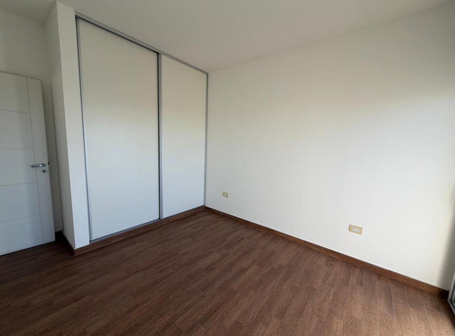 Foto de VENTA DEPARTAMENTO 3 AMBIENTES CON COCHERA VARELA, imagen 5