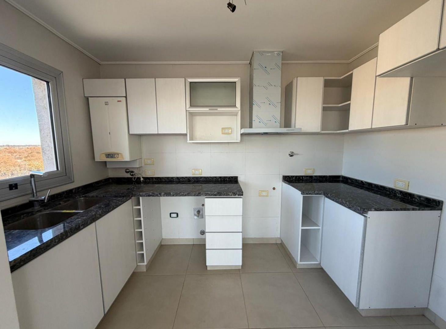 VENTA DEPARTAMENTO 3 AMBIENTES CON COCHERA VARELA