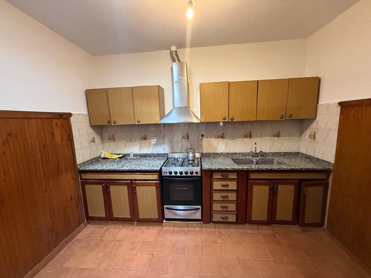 Foto de CASA DE 3 AMBIENTES BERAZATEGUI APTA CREDITO, imagen 4
