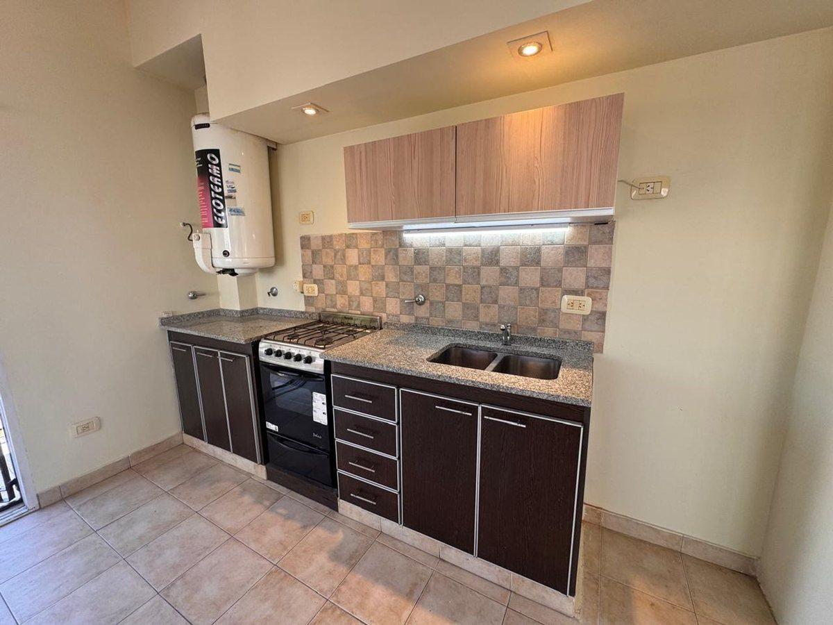 Foto de VENTA DEPTO DOS AMB CON TERRAZA PROPIA EN QUILMES, imagen 3