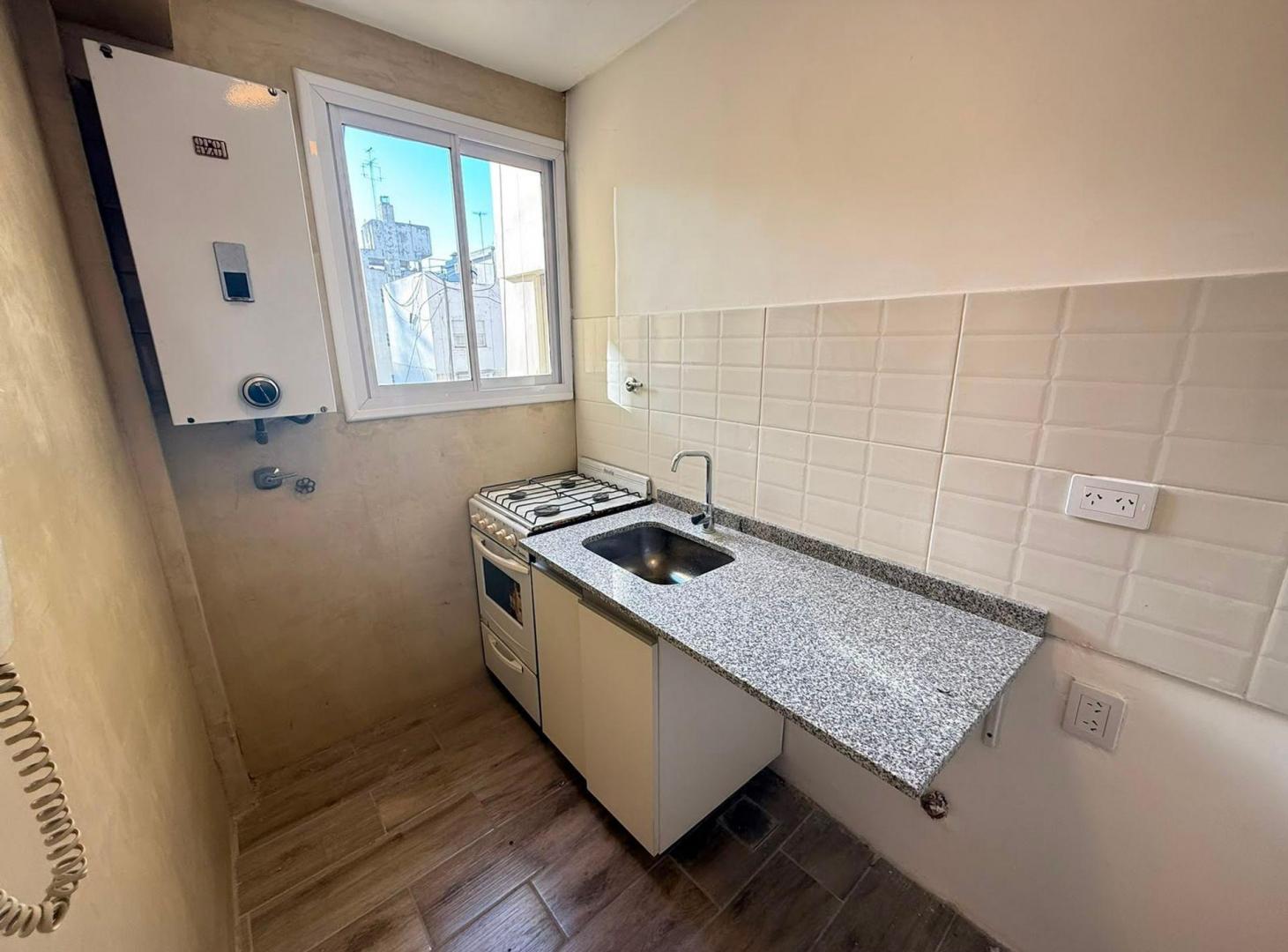 Foto de 2 Amb Refaccionado a Nuevo en Caballito - Venta, imagen 1
