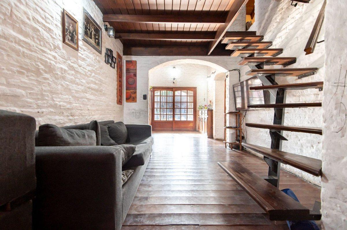 Foto de Venta Casa 5 Ambientes con Pileta en Quilmes, imagen 4