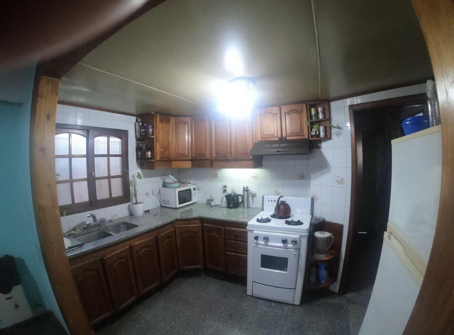 Foto de Casa 5 ambientes con cochera en Sarandi, imagen 5