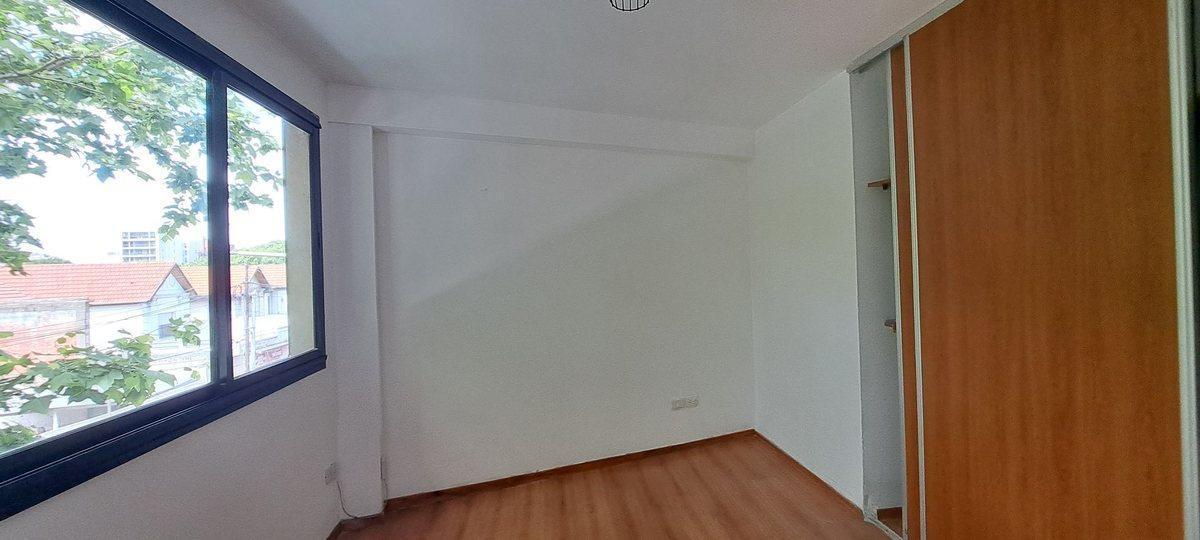 Foto de VENTA DEPARTAMENTO 3 AMB BERNAL CENTRO, imagen 2