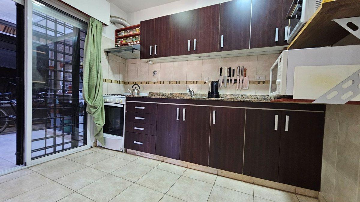 Foto de VENTA DEPARTAMENTO 2 AMBIENTES CON COCHERA BERNAL, imagen 2